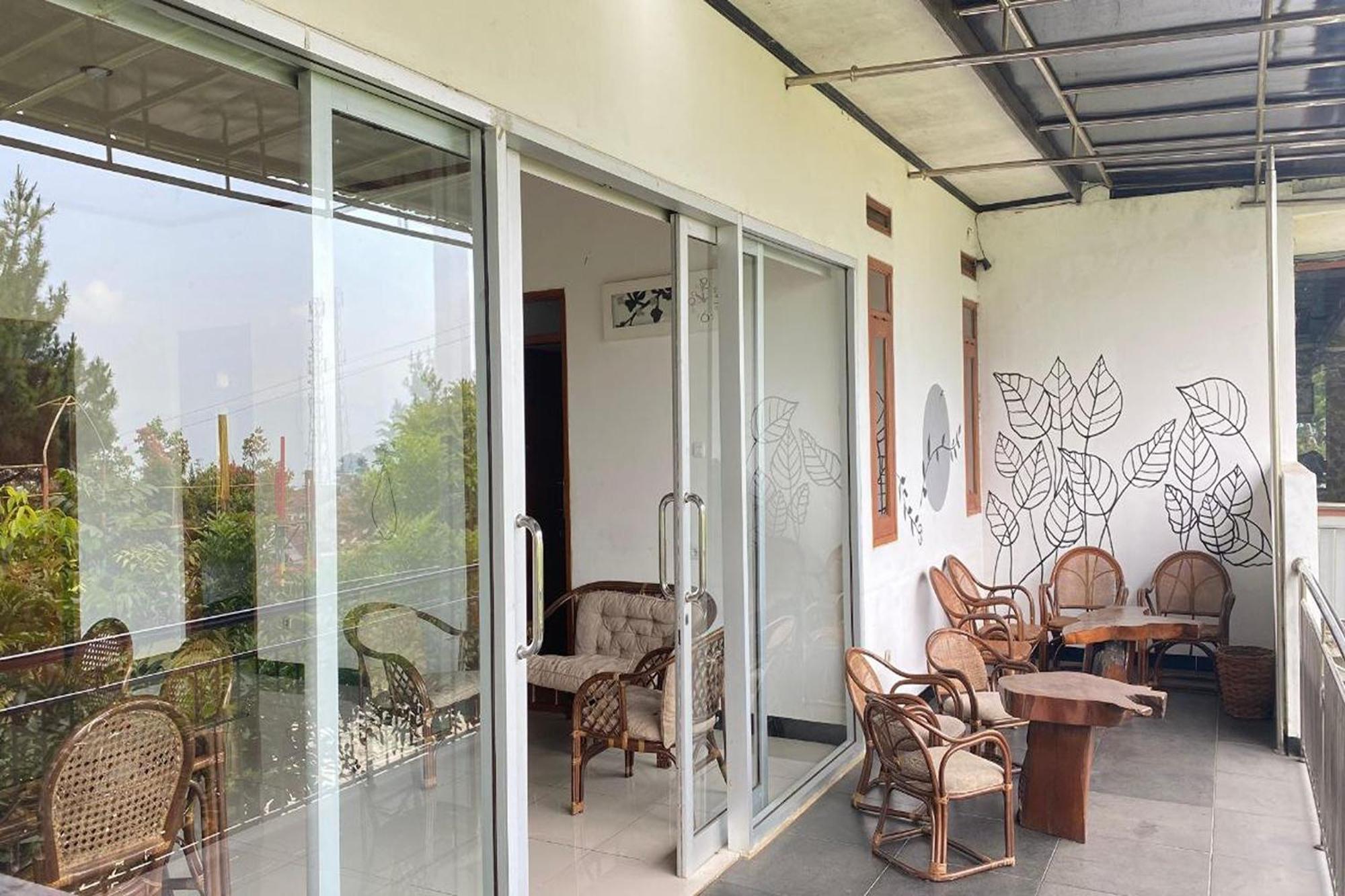 Grand Nirwana Resort Lembang Kültér fotó